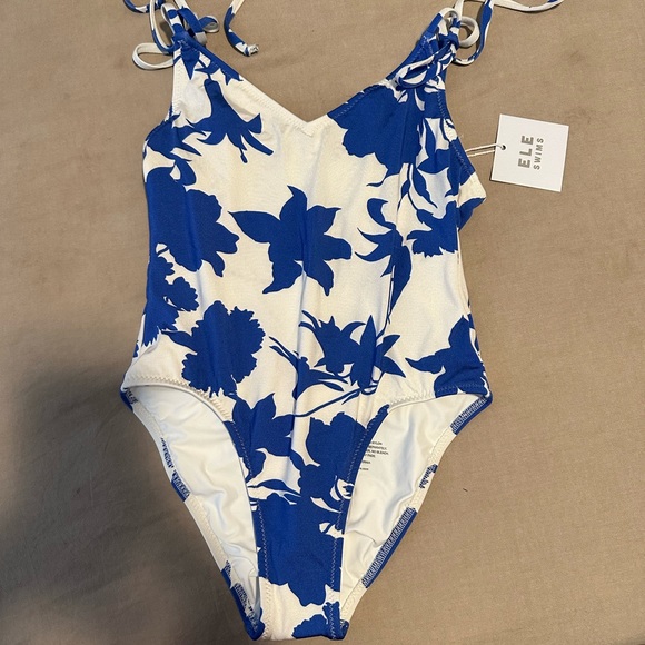 Ele Swims Swimsuit - Picture 3 of 6